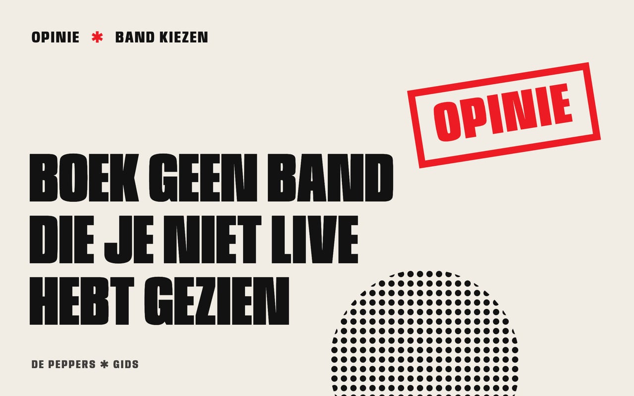 Affiche-kop met een stempel opinie en de tekst Boek geen band die je niet live hebt gezien