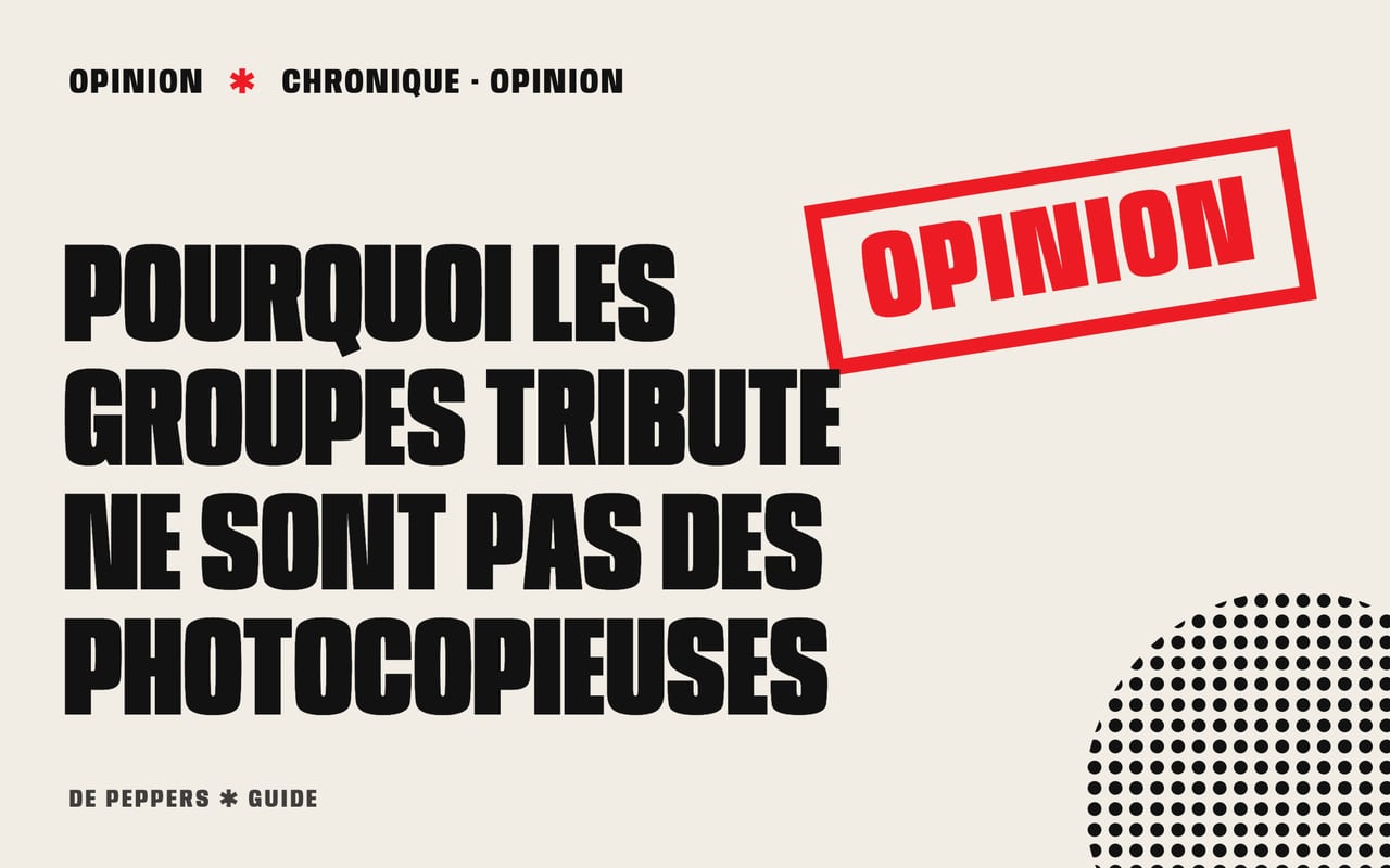 Affiche avec un tampon opinion en rouge